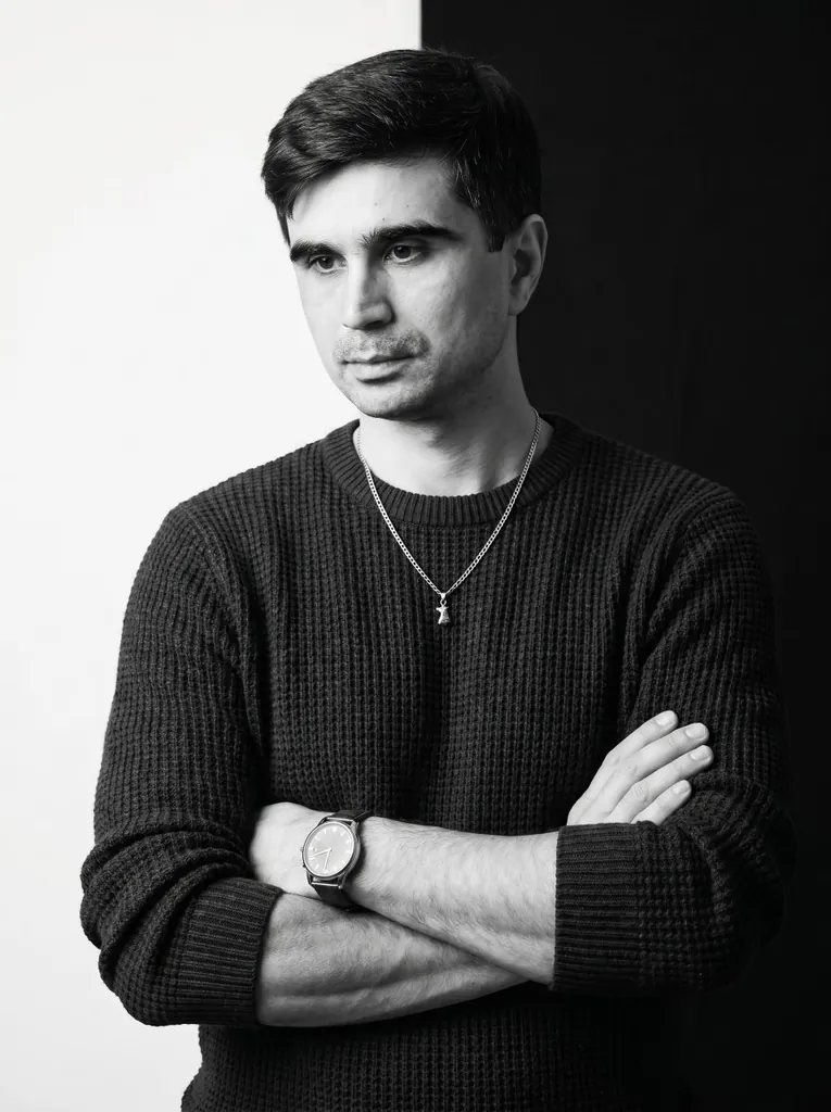 Мужская фотосессия: Свитер и часы