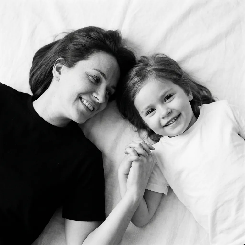 Мама и ребёнок, вид сверху Родители и дети: Мама и ребёнок, вид сверху